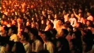 Vignette de la vidéo "Paul Gilbert with Mr. Big - Colorado Bulldog - Live in Japan 1993"