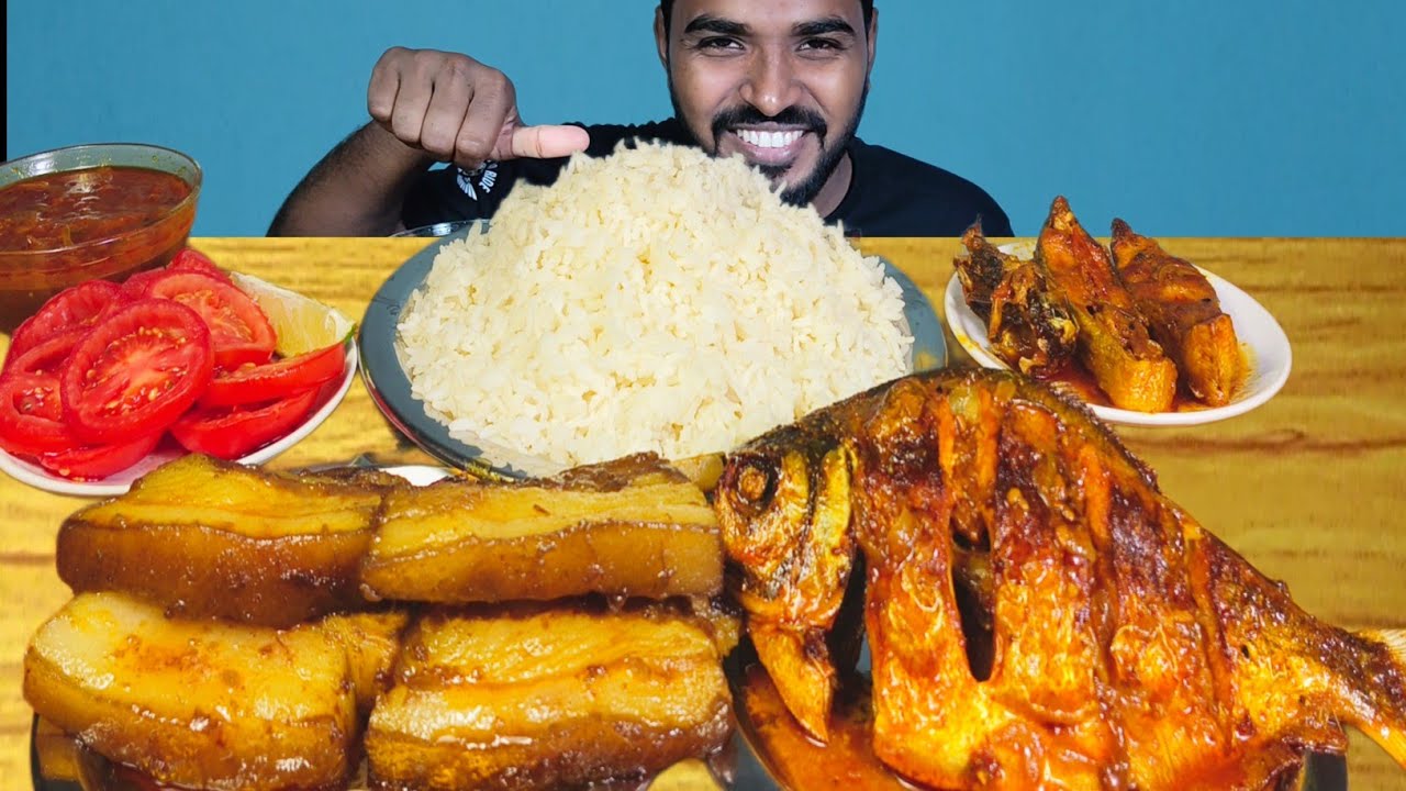 Eating Spicy Pork Curry with Rice | Whole Fish Curry & Salad Mukbang