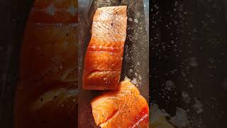 asmr eating salmon#salmonasmr #eatingsounds #shortvideo #asmrfood #fisheater #yummyfood #foodshorts