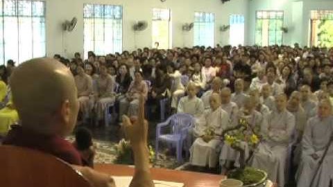 Hãy tự mình thắp đuốc lên mà đi - TT. Thích Chân Quang