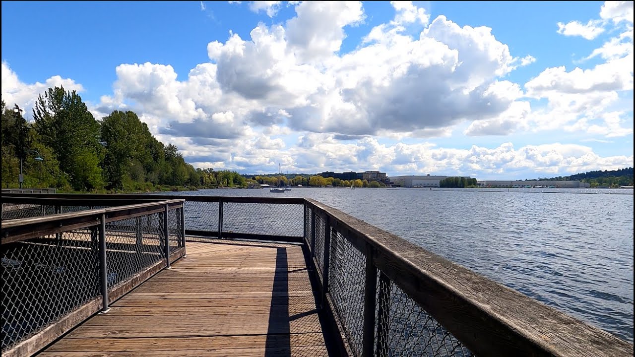 Sunny Day Walk at Gene Coulon Memorial Beach Park, Washington State [4K/UHD]