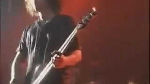 Chris Wolstenholme playing Citizen Erased [Muse TV]
