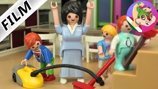 Playmobil film magyar  A GONOSZ MATEKTANÁR MINT TAKARÍTÓNŐ – a gyerekek takarítják ki a luxusvillát