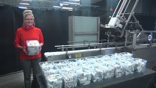 Del Packaging Model LCC Dutomatic Stainless Steel Overlidder Demonstration