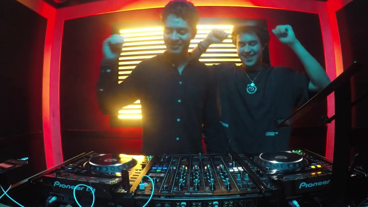 Eye & Eye (RRICHIE B2B VIITAL) | Experimental Set | NYC