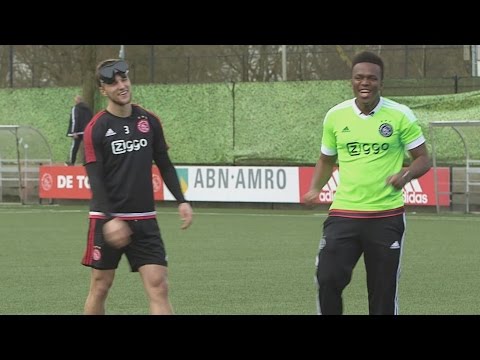 BLINDFOLD PENALTIES WITH AN AJAX PLAYER!