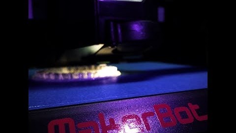 Unboxing Makerbot Replicator (5th Generation)