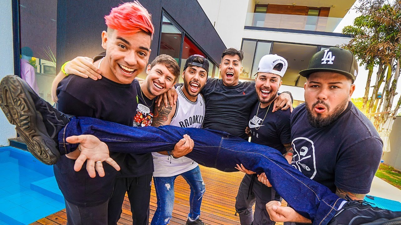 REAÇÃO DOS MEUS AMIGOS AO ME VER DE VOLTA AO BRASIL