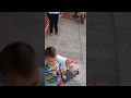 PERRO BULLDOG JUGANDO(fiesta cumpleaños de juana)