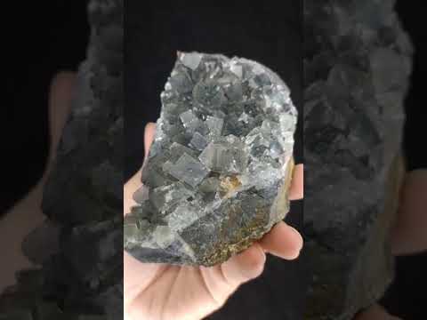 Video: Batu Fluorit: Asal, Distribusi, Dan Properti