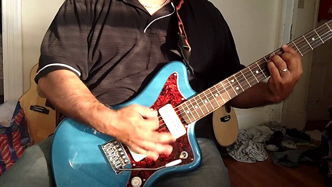 AXL GUITARS / エレキギター AZ-820 - YouTube
