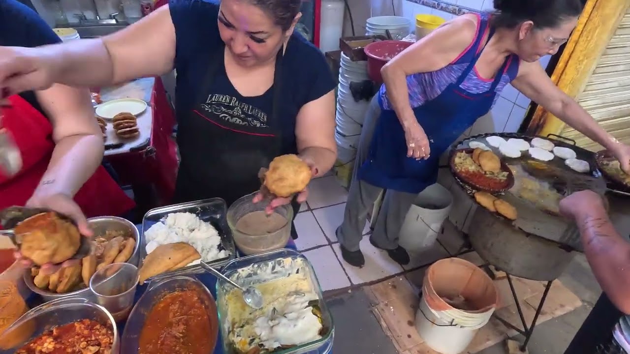 Las tradicionales Gorditas del Mercado La Charanda Uruapan en 4k