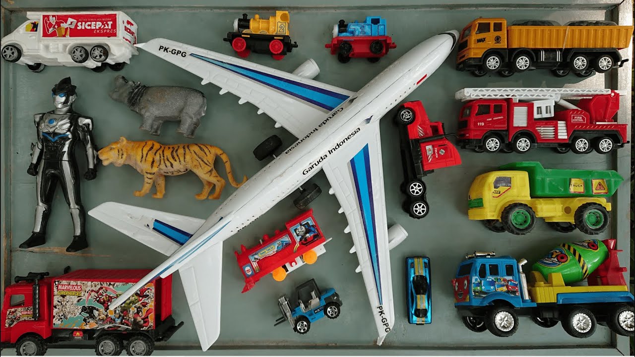 Membersihkan mainan ultraman,truk molen,mobil mobilan,Dinosaurus,truk ...