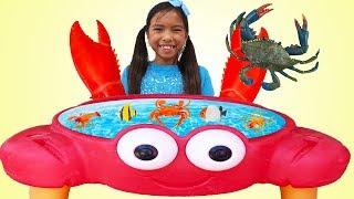 Wendy Pretend Play Catch Sea Animals with Crab Claw Toy Hands screenshot 2