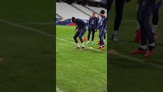 Mbappé impressionné par le style Konaté 😂🕺 image