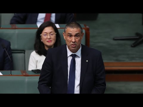 Liberal MP issues climate classroom caution