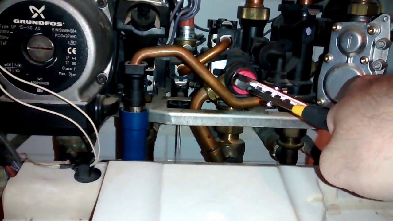 Reparar caldera baja presión y tira agua válvula de seguridad. Parte 1: Echar aire vaso expansión