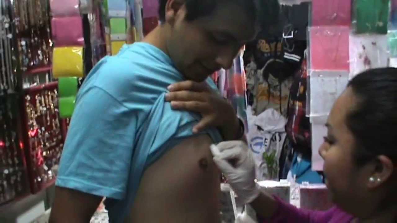 Embarazo con piercing en el ombligo