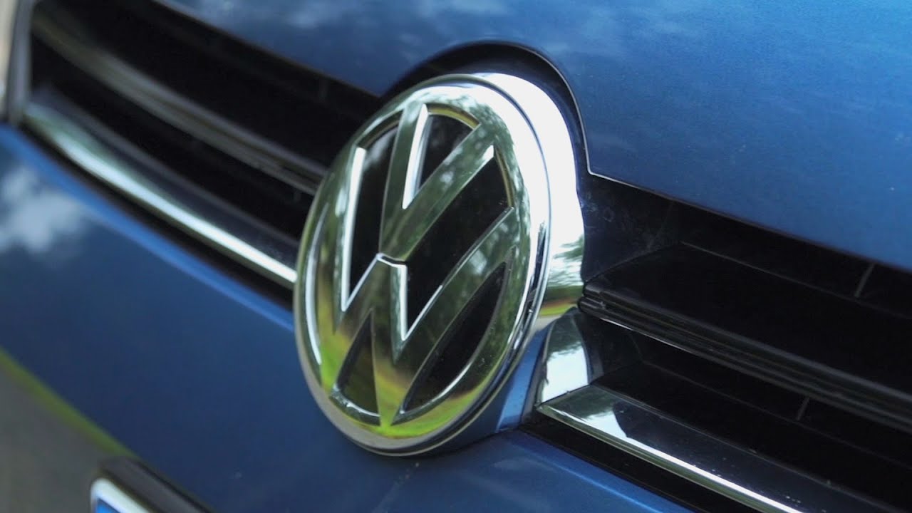 Volkswagen offers to buy back diesel cars as German bans loom