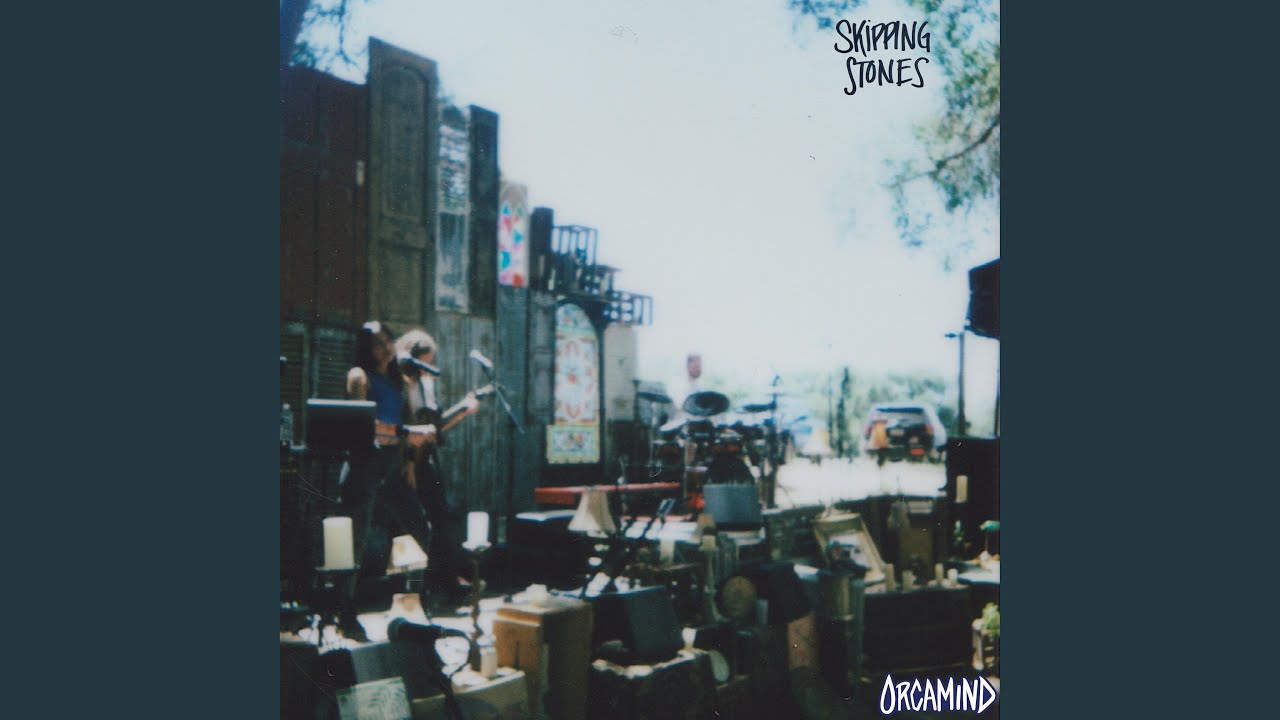 Obejrzyj Dead Moons (Acoustic) w YouTube Obejrzyj Dead Moons (Acoustic) w YouTube