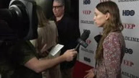 'Veep' actress Sarah Sutherland says actor-dad Kei...