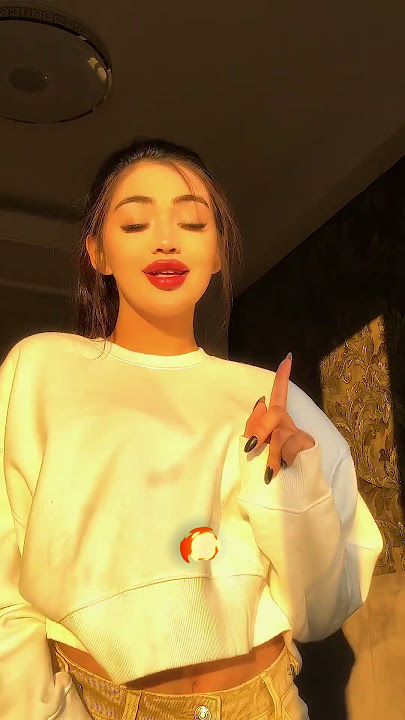 Ular sikishadi va u qichqiradi (video)