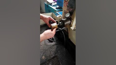 Sunnen MBB-1660 honing machine