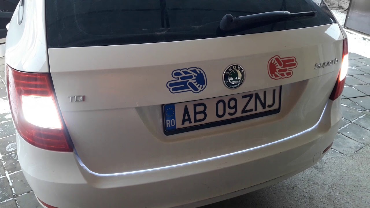 Banda led portbagaj (ziua)