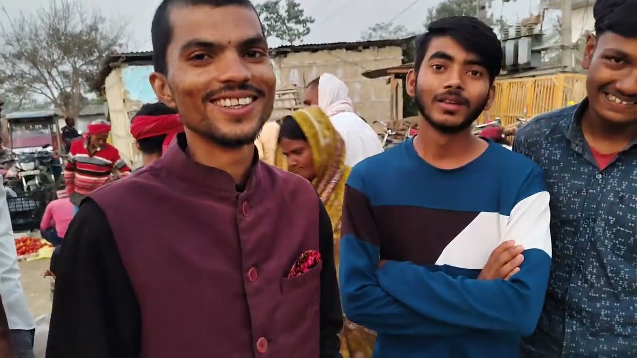bajar me vlogs karte huye #viralvideo 