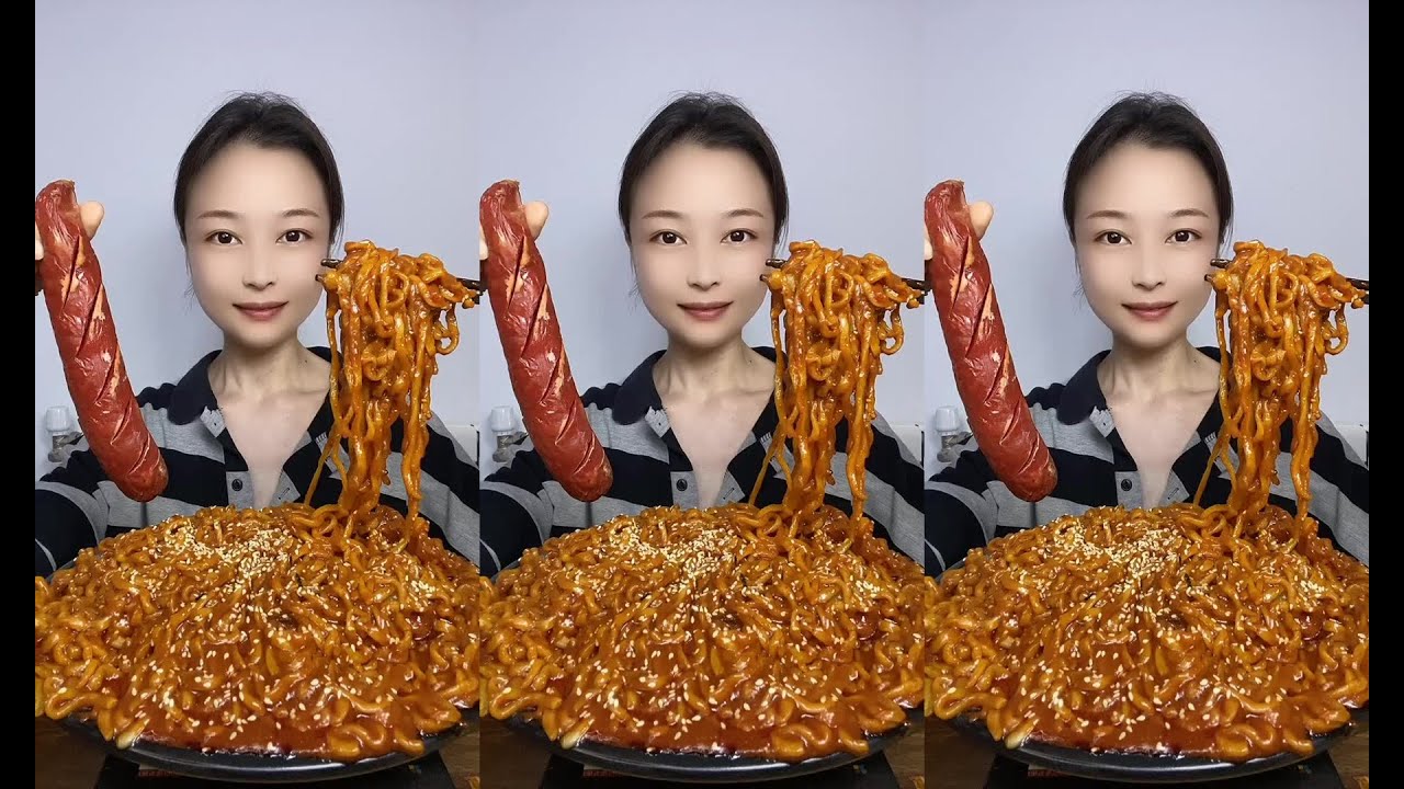 CHINESE MUKBANG SWEETFOOD,CAKE EATING SHOW EATING SPICY NOODLES YummyMukbang