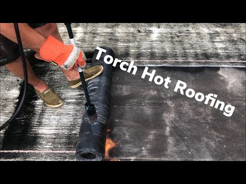 Video: Roll Roofing, Termasuk Fitur Konstruksi, Pengoperasian Dan Perbaikannya, Serta Cara Menghindari Kesalahan Selama Pemasangan