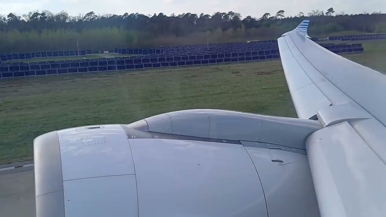 Condor A-330 neo takeoff Frankfurt Rwy 18
