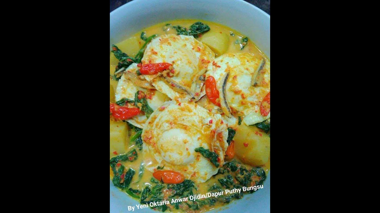 Gulai telur campur daun singkong Gulai telur campur daun singkong