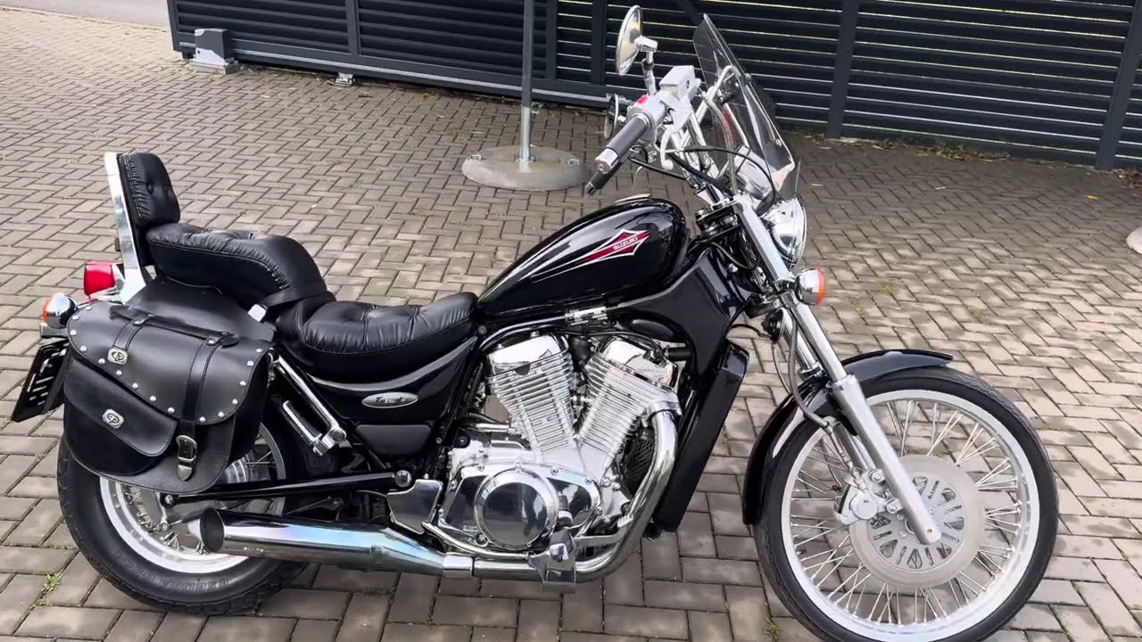 Suzuki VS 600 GLU Intruder