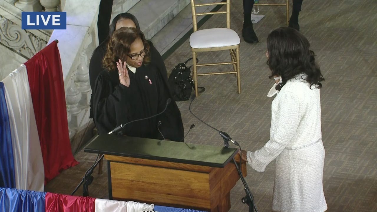 Tishaura Jones makes history as she's sworn in as St. Louis' first Black female mayor