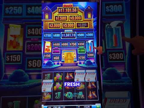 The feeling when you accidentally start a bonus 😬 Gotta hope it pays off! #huffnpuff #slotmachine