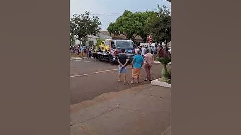 Familiares e amigos prestam homenagem em enterro de cândido-motense