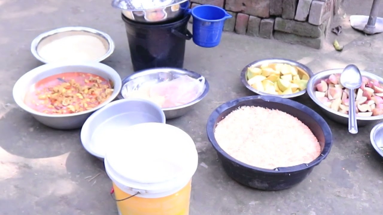 মাশাআল্লাহ আজকে কিছু লোককে খিচুড়ি দিয়ে ইফতারি করাতে পেরে নিজেকে অনেক ধন্য মনে হচ্ছে মাশাল্লাহ