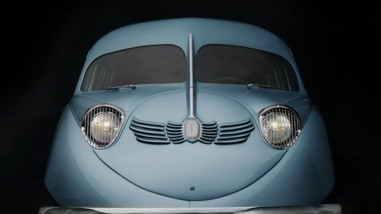 1936: un folle visionario costruì l'auto che il mondo avrebbe capito solo sessant'anni dopo