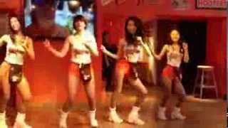 Hula at Hooters Ginza