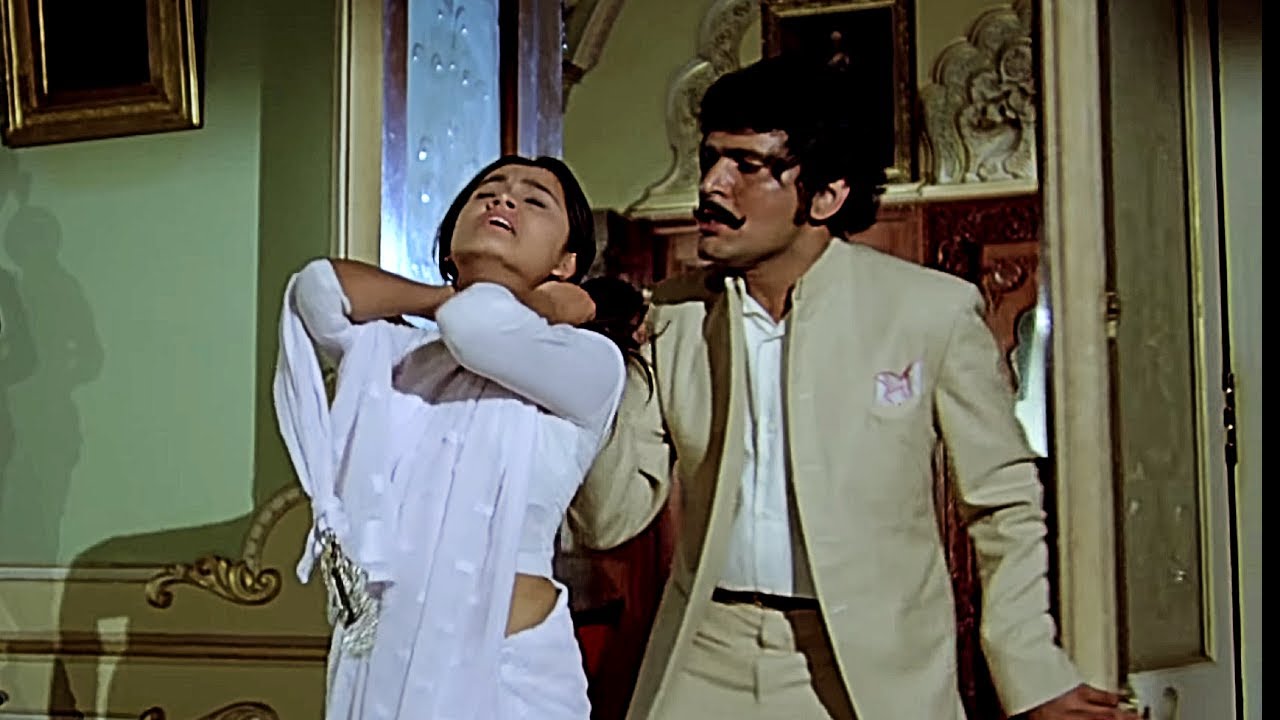 Yeh VIDHVAA hai, iske poore baal kaat do | Padmini Emotional Scene | Prem Rog