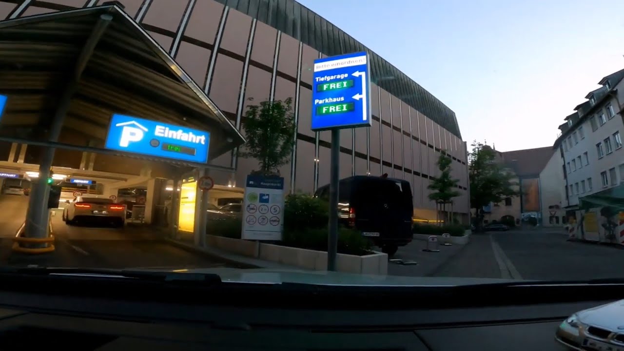 Justus Unterwegs mit King Alex BMW xDrive im Parkhaus Hauptmarkt Nürnberg an der Kaiserburg Nürnberg