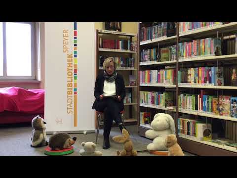 Welttag des Buches: Die Speyerer Stadtspitze liest Märchen / Oberbürgermeisterin Stefanie Seiler