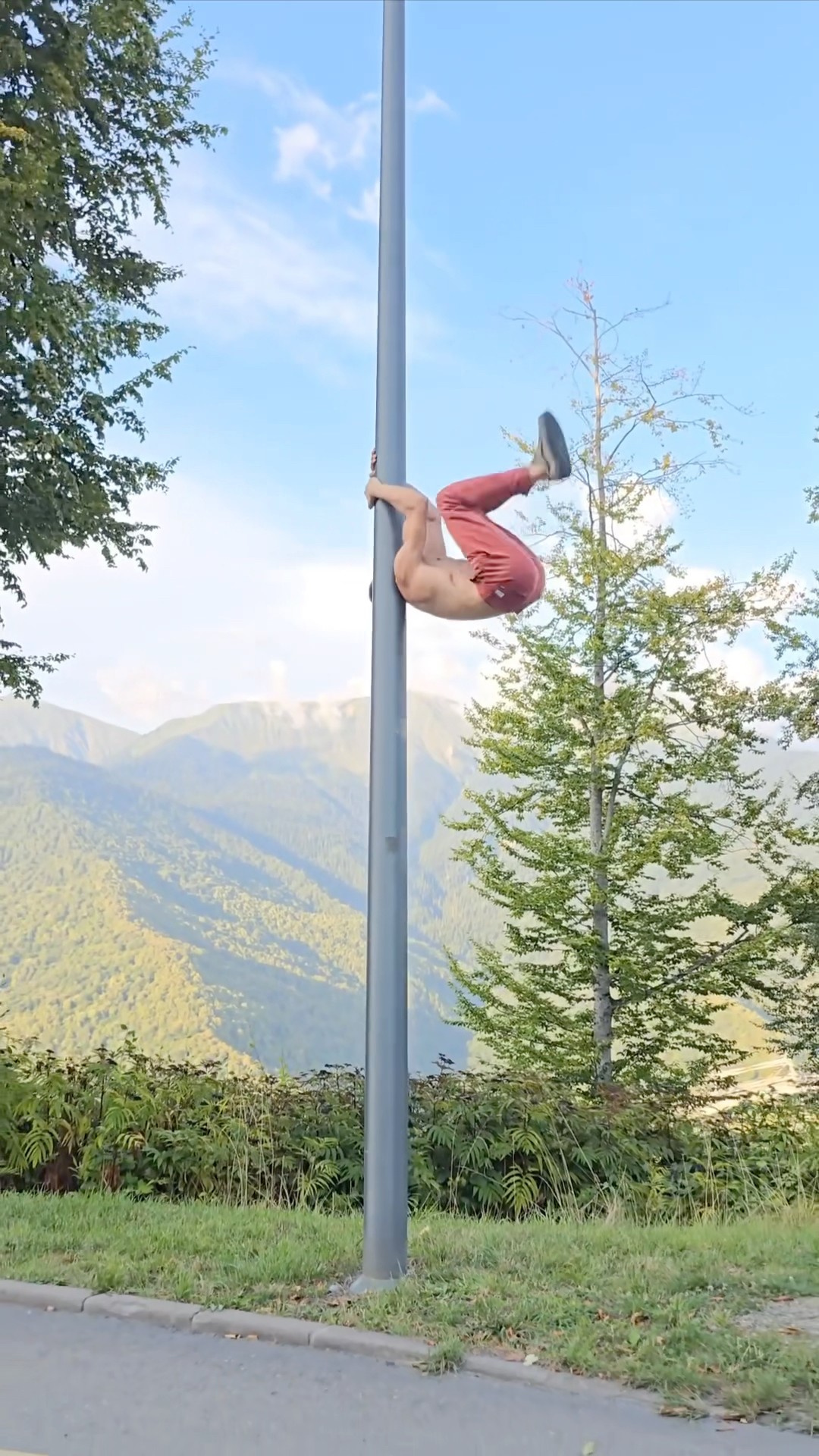 #JasonDeruloTV // How?! ?? #GotPermissionToPost From @dmitrypolitov #HandsOnMe