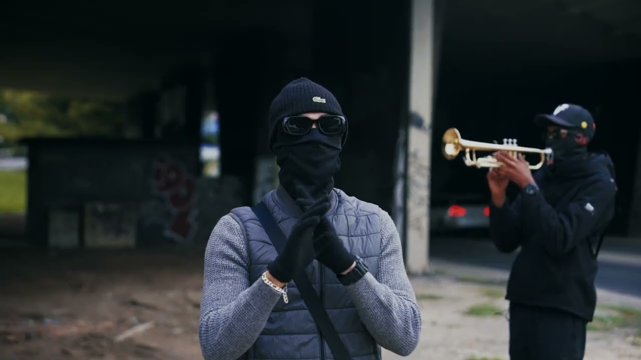 Watch BAMBI - Patinoire on YouTube Watch BAMBI - Patinoire on YouTube