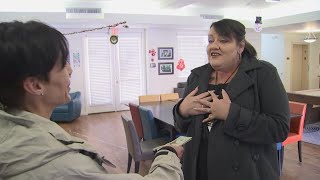 Single mother Pays It Forward to woman who helps homeless families in Phoenix
