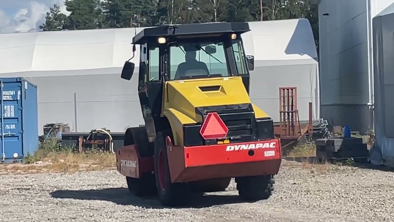 En valsvält Dynapac CA 152 D