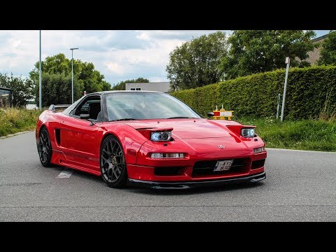 Clean Acura NSX - Accelerations ,start-up, ...