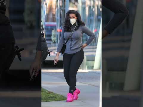 Cardi B street