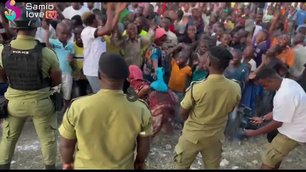 MBWIDO AMEONGOZA MAANDAMANO YA BURUDANI YA SINGELI MITAA YA MBURAHATI DAR ES SALAAM